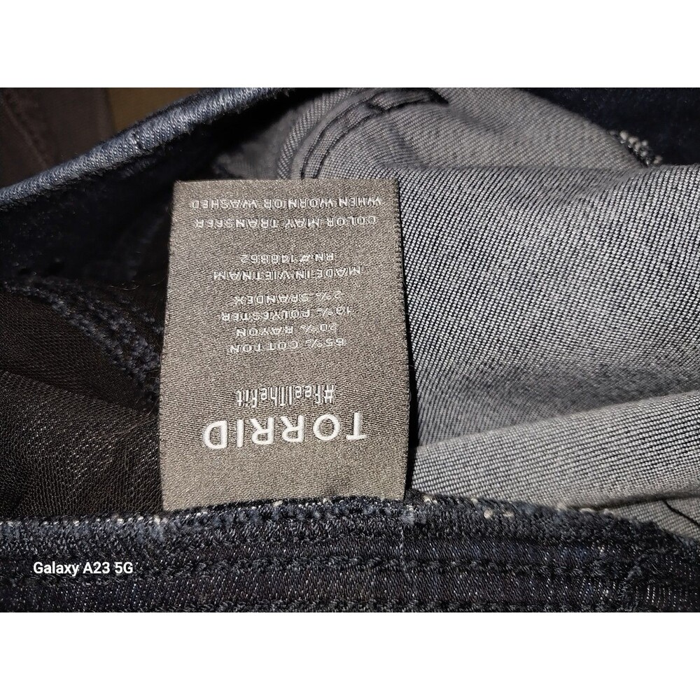 Torrid Lean Jean Super Soft Pull-On Slim Bootcut Jeans Size 2R Dark Wash - Picture 6 of 7